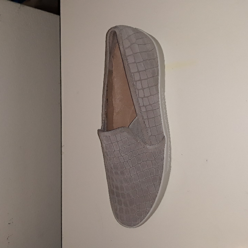 Joei Huxley Suede Sneaker in Sandstone